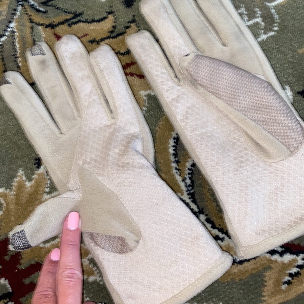 Gloves - Picture 4 of 4